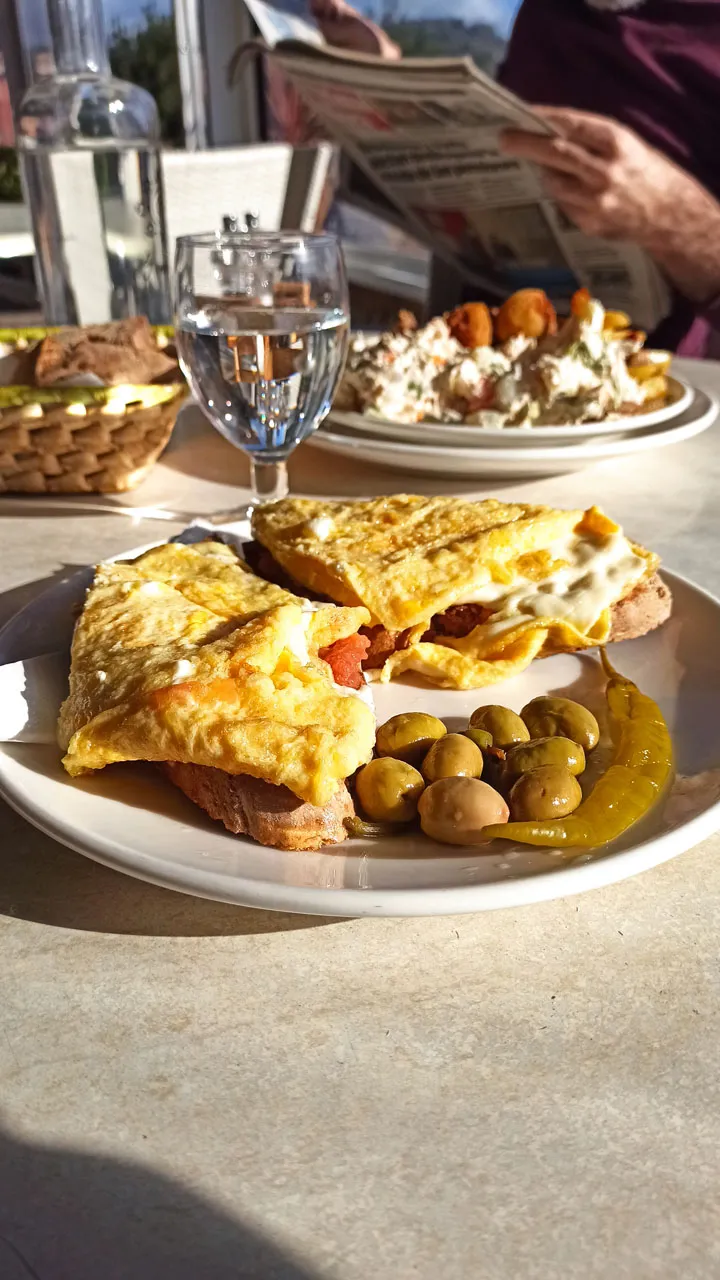 Pa amb Oli Mallorquín con sobrasada y queso Mahón — Es Muntant