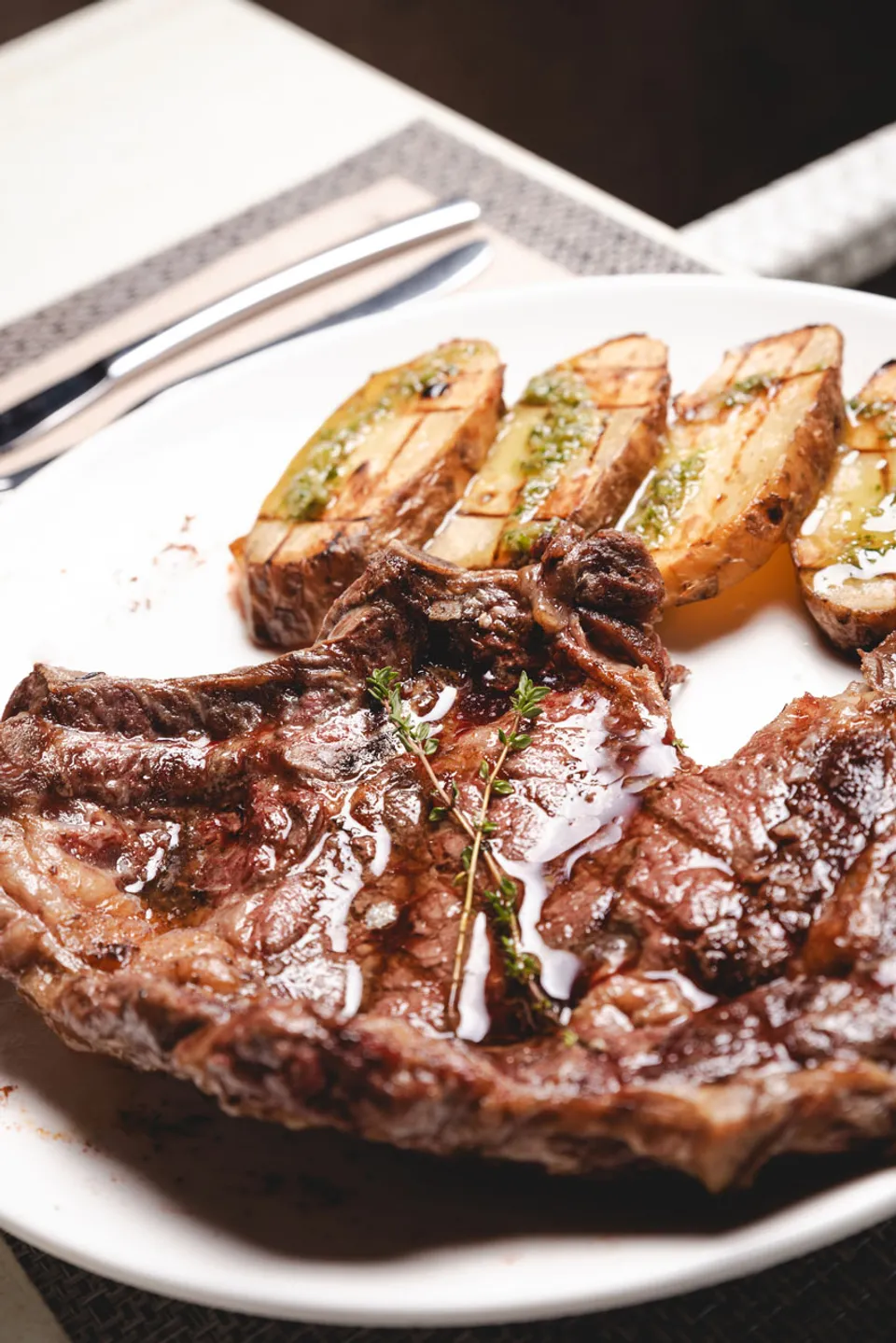 Parrilla a la leña con carnes asadas — Restaurant Es Muntant Mallorca